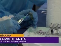 Enrique Antía Record Vacunación.00_00_58_15.Imagen fija001